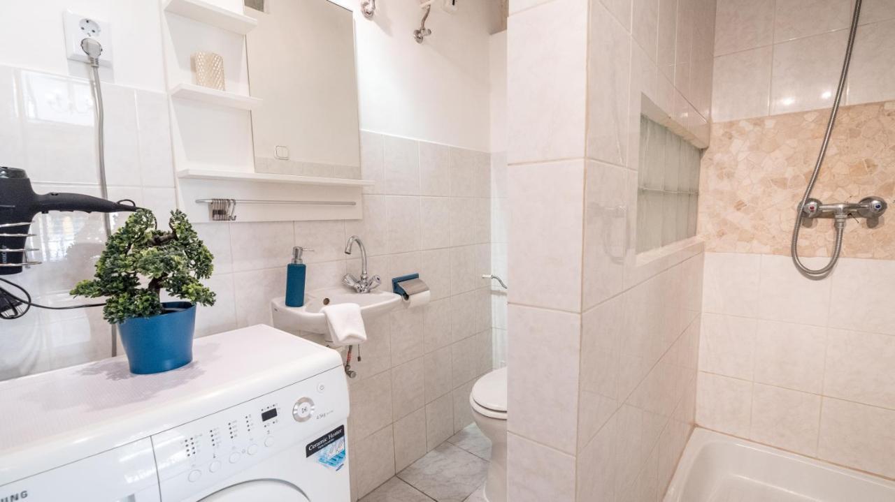 Central Quiet Studio B&B, Airport Connection บูดาเปสต์ ภายนอก รูปภาพ